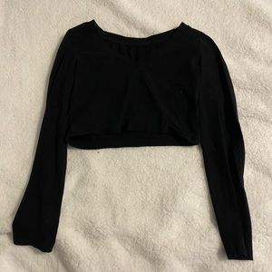 black cropped long sleeve v neck
